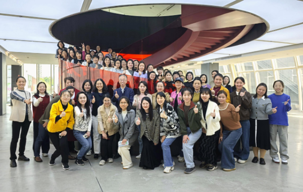 市發展改革委組織“三八婦女節”時尚產業體驗活動